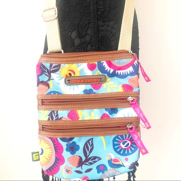 Lily Bloom Handbags - LILY BLOOM 🍓 strawberry CROSS BODY purse bag EUC